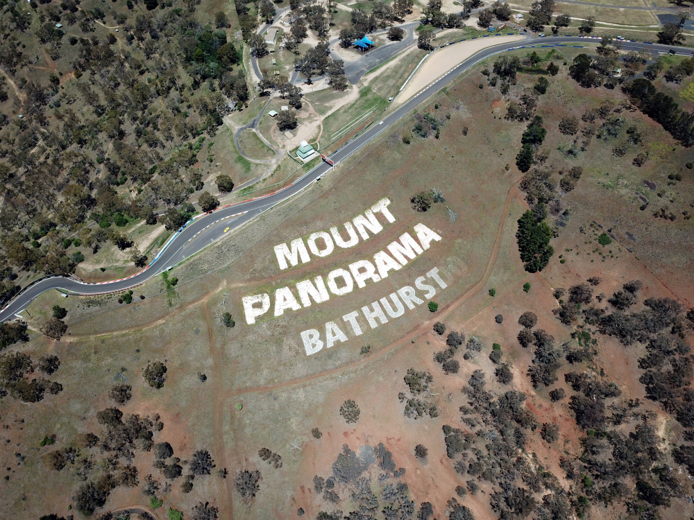 Private Charter Will Elevate Your Bathurst Experience – Focus On The Track, Not The Road Getting There
