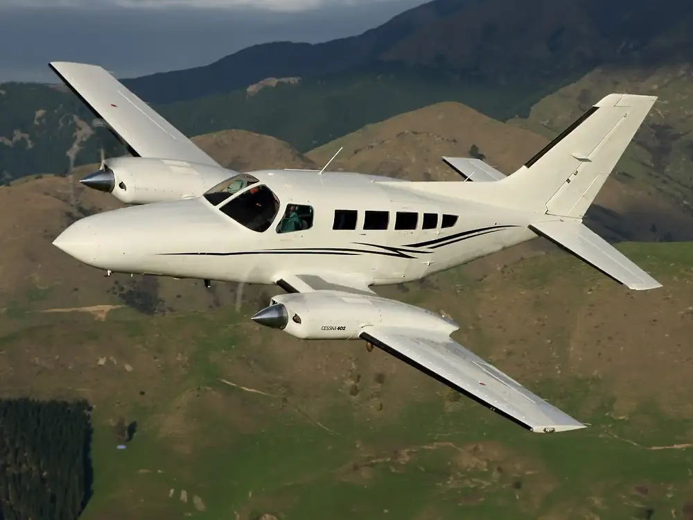 beechcraft baron charter flights